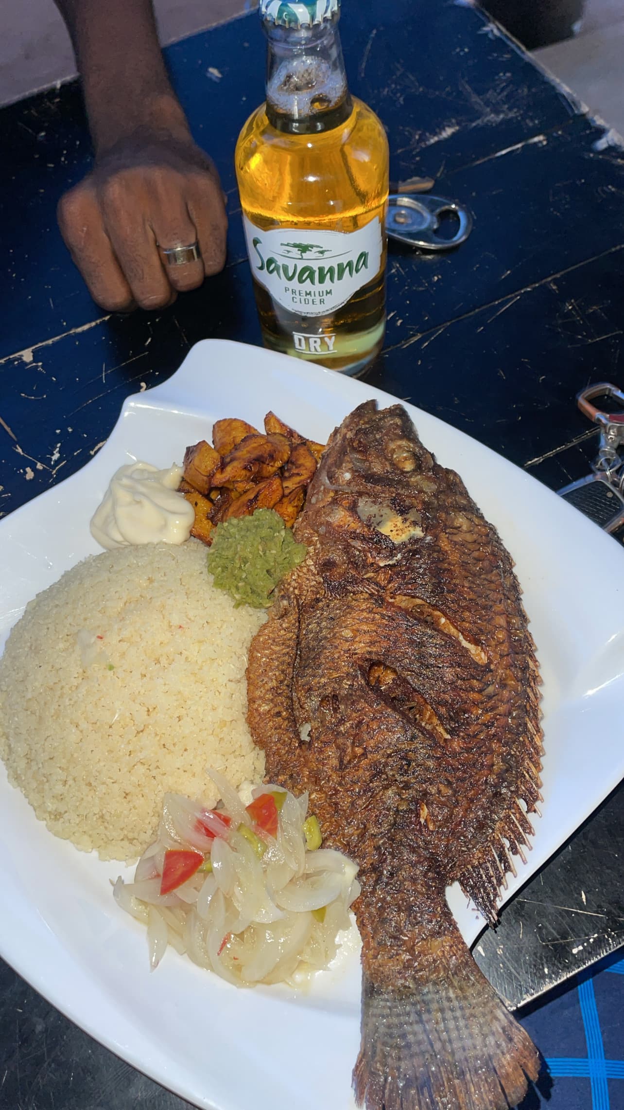Attiéké + tilapia + Alloco
