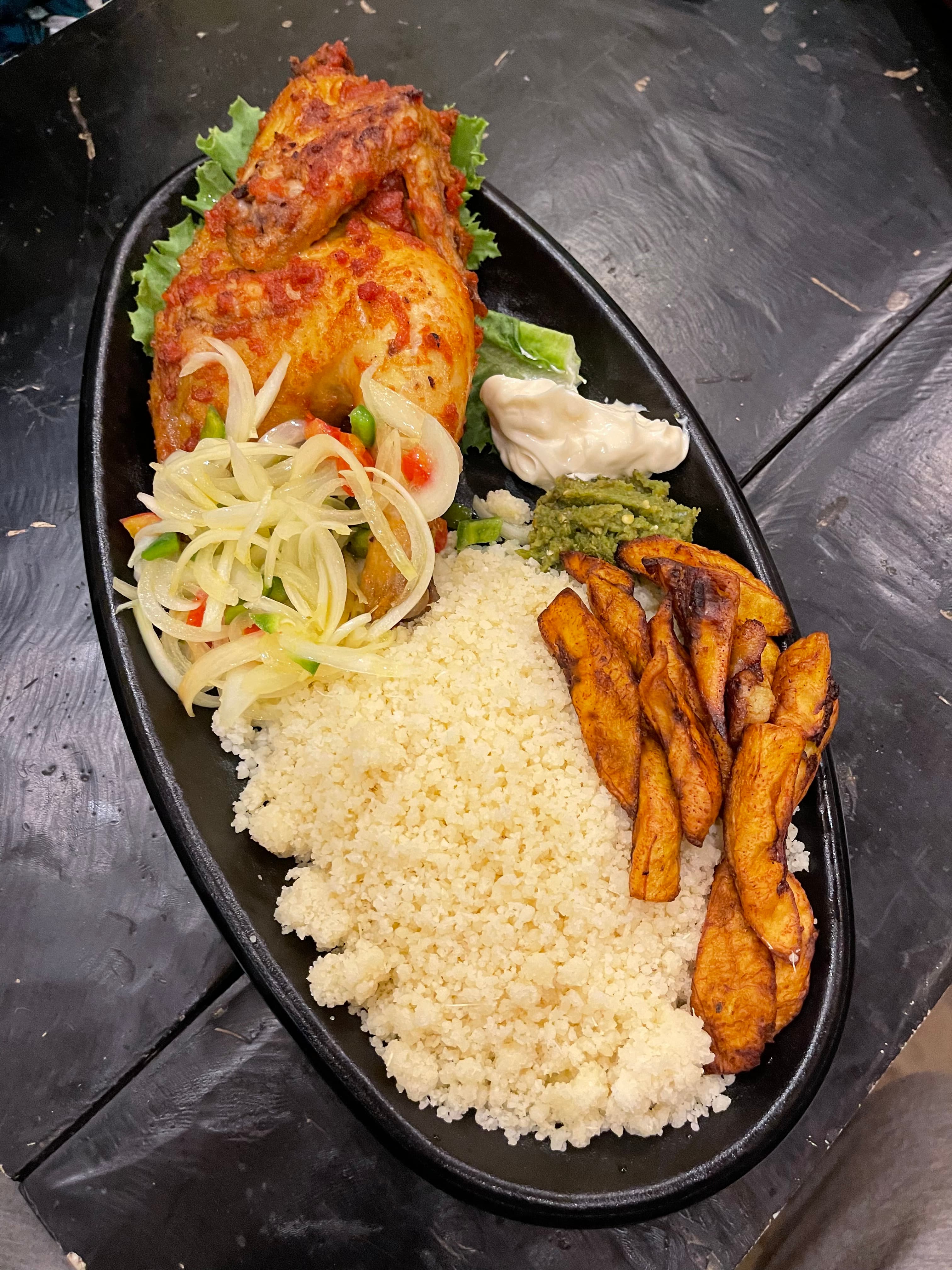 Demi poulet + Attiéké